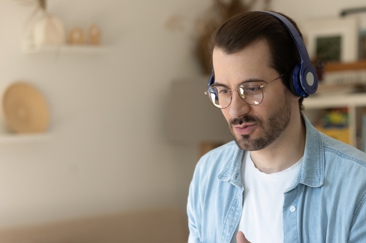 Student learning Kirundi